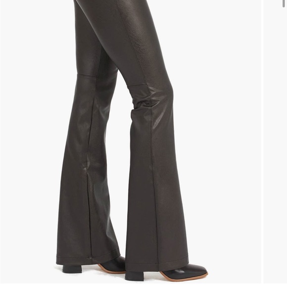 SPANX Faux Leather Flare Leg Pull-On Pants Size Large - Picture 2 of 8
